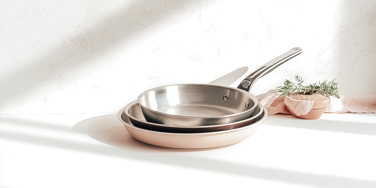 Poêles de cuisine en inox de différentes tailles