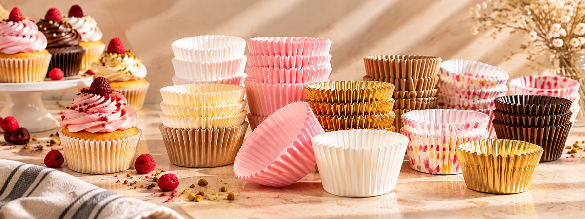 caissettes en papier à pâtisserie de diverses couleurs