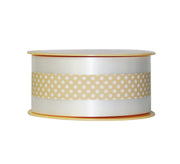 Ruban décoratif beige à pois blancs sur bobine, idéal pour emballages cadeaux et décorations
