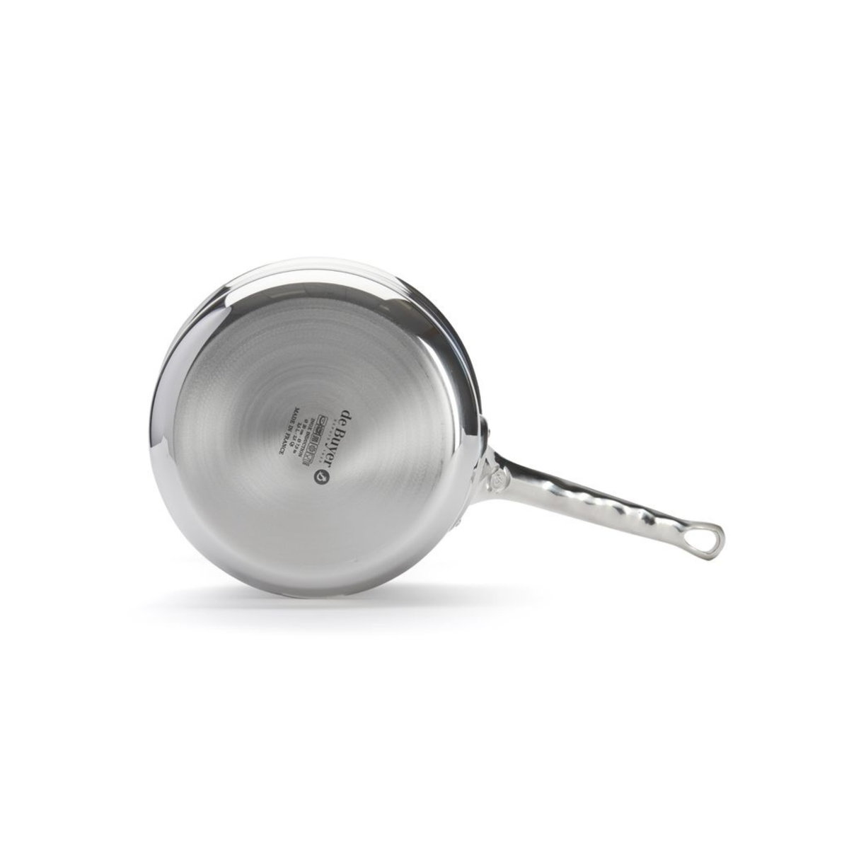 Fond extérieur d’une casserole en inox De Buyer