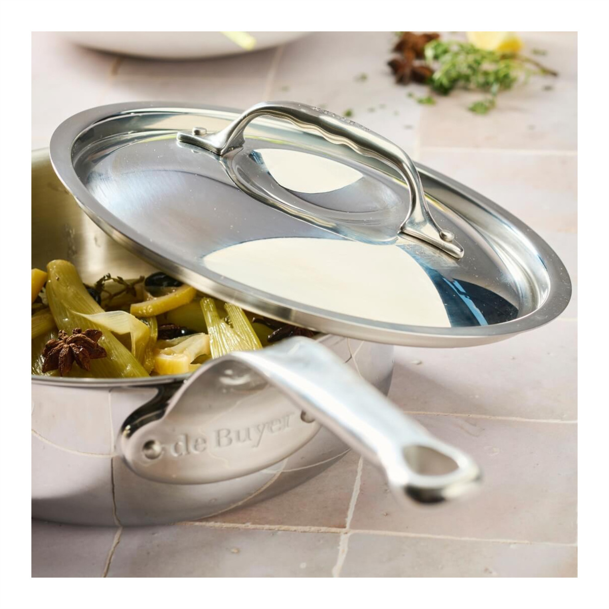 Couvercle De Buyer sur casserole en inox