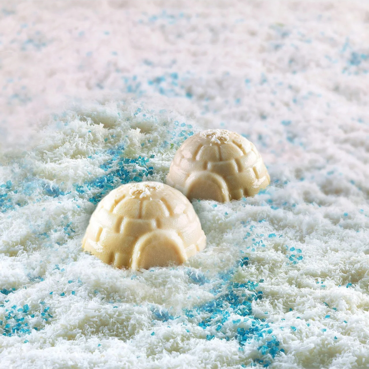 Entremets individuels en forme d’igloo réalisés avec le moule silicone Silikomart
