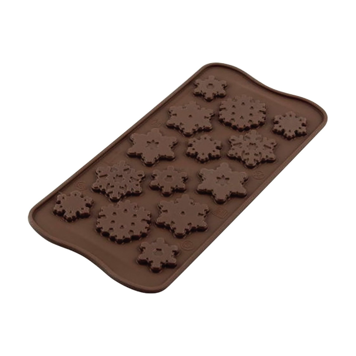 Moule en silicone marron avec 12 empreintes en forme de flocons de neige de différentes tailles et motifs, idéal pour réaliser des chocolats de Noël.